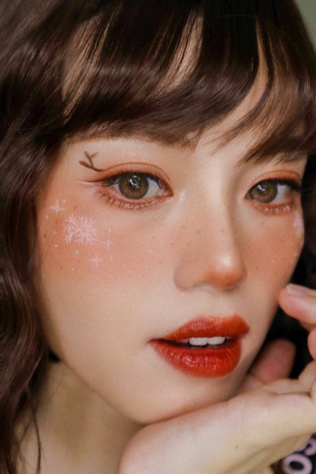 Makeup và tóc hoàn thiện bởi Hằng Nguyễn
